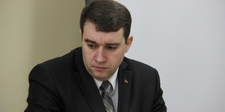 Коммуниста Анидалова лишили права выступления в областной думе