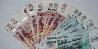 Житель Дергачевского района в гостях украл у спавшего хозяина 150 тысяч рублей
