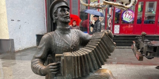 На проспекте Столыпина памятник гармошке будет играть еще 2 мелодии