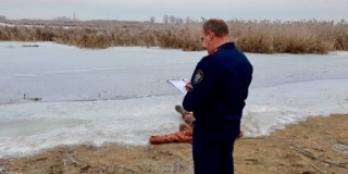 В Энгельсском районе умерший на льду мужчина оказался рыбаком