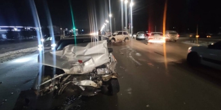 На Усть-Курдюмской столкнулись три машины. Один человек ранен