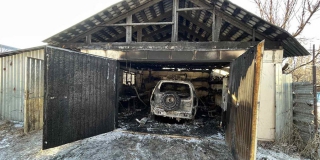 В Волжском районе из-за самодельной печи сгорел гараж с «Нивой»