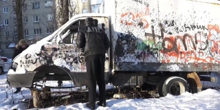В Кировском районе планируют убрать 4 автомобиля-«подснежника»