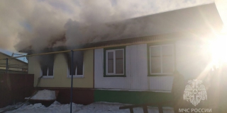 В Пугачевском районе огонь уничтожил квартиру из-за загоревшегося счетчика