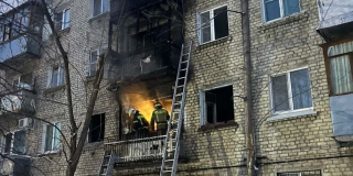На Орджоникидзе сгорела квартира и 4 балкона. Пострадали мужчина и ребенок