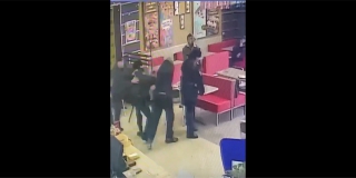 В балаковском кафе пьяный мужчина грозился взорвать город и атаковал полицейских