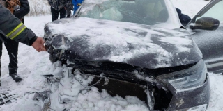 В Балашовском районе при столкновении фуры с «Чери» пострадали два человека В Балашовском районе при столкновении фуры с «Чери» пострадали два человека