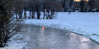 Балаковцы массово жалуются на неочищенные ото льда тротуары