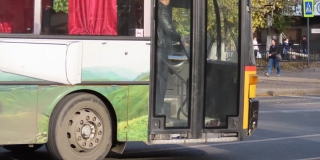 В Саратове на Пасху запустят дополнительные автобусы до кладбищ
