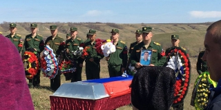 В Новобурасском районе простились с погибшим в СВО Игорем Пастуховым