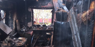 Житель Красноармейска спасся во время ночного пожара в доме