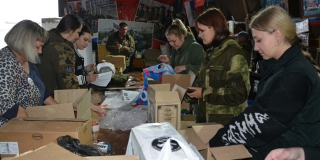 Из Энгельсского района бойцам СВО направили гуманитарную помощь с противошоковыми ампульницами