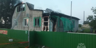 В Аткарском районе в отсутствие хозяев загорелся дом