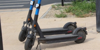 В Саратове парковки для электросамокатов отдалят от пешеходных переходов В Саратове парковки для электросамокатов отдалят от пешеходных переходов