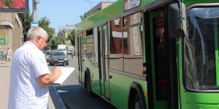 В Саратове из-за дефицита водителей на маршруты выходят лишь 75% автобусов