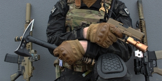 ФСБ нашла в Саратовской области подпольные оружейные