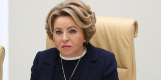 Чиновников призвали отказаться от слов «модератор», «дедлайн» и «кофебрейк» Чиновников призвали отказаться от слов «модератор», «дедлайн» и «кофебрейк»