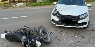 В Усть-Курдюме девушка без прав сбила 17-летнего мотоциклиста. Ожидается суд