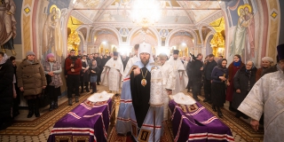 В Троицком соборе перезахоронили двух священников Досифея и Вениамина