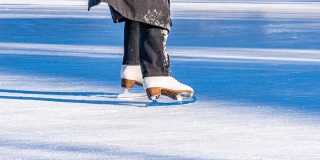 В Саратове после плюсовой погоды возобновили работу катков В Саратове после плюсовой погоды возобновили работу катков