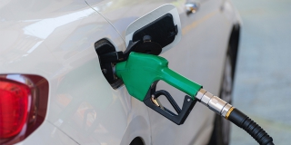 Саратовская область вошла в десятку регионов с минимальным удорожанием бензина