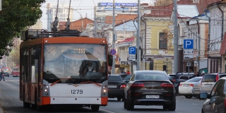 В Елшанке пожаловались Мокроусовой на проблемы с транспортом и благоустройством