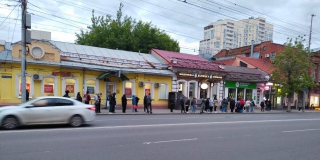 Жители Юбилейного жалуются на большие очереди на автобусы №94 Жители Юбилейного жалуются на большие очереди на автобусы №94