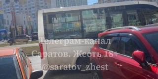 В Саратове водитель маршрутки №8А отказался ехать до нужной остановки и грубил В Саратове водитель маршрутки №8А отказался ехать до нужной остановки и грубил