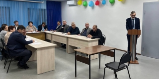 Главой Александрово-Гайского района избрали министра в «ссылке» Сергея Зюзина Главой Александрово-Гайского района избрали министра в «ссылке» Сергея Зюзина