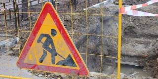 Теплоэнергетики ограничили движение транспорта на Зарубина и Большой Садовой Теплоэнергетики ограничили движение транспорта на Зарубина и Большой Садовой