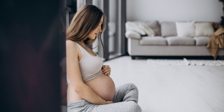 Около 700 беременных студенток в Саратовской области получат по 100 тысяч рублей Около 700 беременных студенток в Саратовской области получат по 100 тысяч рублей