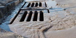 Бусаргин поручил найти решение проблемы с ливневками в Солнечном-2 Бусаргин поручил найти решение проблемы с ливневками в Солнечном-2