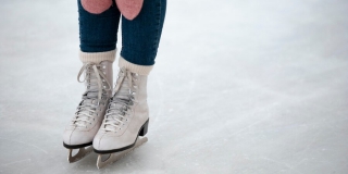 В Саратове возобновилась работа катка на стадионе «Волга» В Саратове возобновилась работа катка на стадионе «Волга»