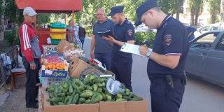 В Энгельсе начались рейды по пресечению незаконной торговли на улицах В Энгельсе начались рейды по пресечению незаконной торговли на улицах