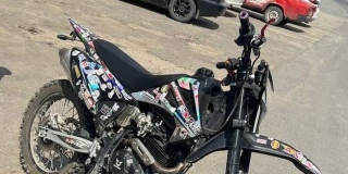 В Вольске юноша на питбайке пострадал при столкновении с «Хендэ» В Вольске юноша на питбайке пострадал при столкновении с «Хендэ»