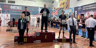 Саратовский пауэрлифтер поднял в сумме 645 кг и выиграл золото Саратовский пауэрлифтер поднял в сумме 645 кг и выиграл золото