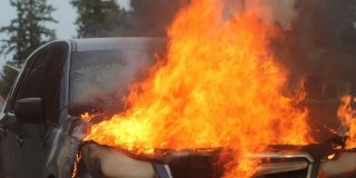 В Красноармейске уголовник сжег «Ниссан» мастера СТО за отказ от ремонта В Красноармейске уголовник сжег «Ниссан» мастера СТО за отказ от ремонта