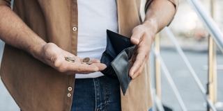 Саратовская область оказалась аутсайдером в ПФО по зарплатам Саратовская область оказалась аутсайдером в ПФО по зарплатам