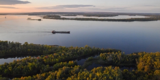 В Саратовской области на развитие речных перевозок выделят более 600 млн В Саратовской области на развитие речных перевозок выделят более 600 млн