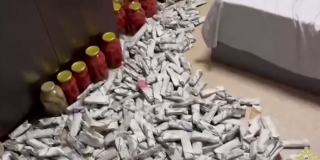 В Саратове у дачника среди банок с консервацией нашли более 5 кг наркотиков В Саратове у дачника среди банок с консервацией нашли более 5 кг наркотиков