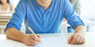 Энгельсит ожидает суда за взятки преподавателю вуза за успешную сдачу экзаменов Энгельсит ожидает суда за взятки преподавателю вуза за успешную сдачу экзаменов