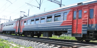 Пьяный саратовец в поезде пытался убить ножом попутчика Пьяный саратовец в поезде пытался убить ножом попутчика