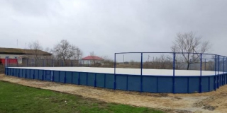 В Барановке по инициативе местных жителей установили детскую площадку В Барановке по инициативе местных жителей установили детскую площадку