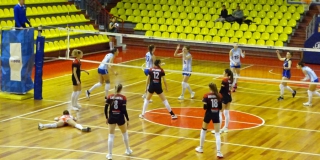 Волейболистки «Виктории» выиграли десять матчей подряд Волейболистки «Виктории» выиграли десять матчей подряд