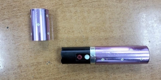 Жительница Вольска не смогла пронести в суд замаскированный под помаду шокер Жительница Вольска не смогла пронести в суд замаскированный под помаду шокер