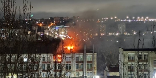 В Саратове 50 человек тушили ночной пожар на заводе Орджоникидзе В Саратове 50 человек тушили ночной пожар на заводе Орджоникидзе