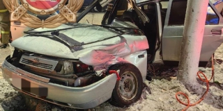 В Калининске два человека пострадали при столкновении «десятки» со столбом В Калининске два человека пострадали при столкновении «десятки» со столбом