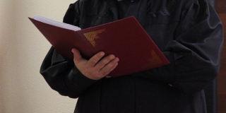 В Ровном женщина отделалась штрафом за продажу паленых сигарет В Ровном женщина отделалась штрафом за продажу паленых сигарет