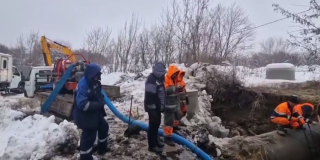 Более 98 тысяч жителей Саратова из-за аварии остались без водоснабжения Более 98 тысяч жителей Саратова из-за аварии остались без водоснабжения