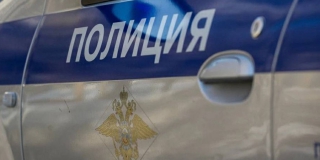 Молодого саратовца наказали за сорванный погон с куртки полицейского Молодого саратовца наказали за сорванный погон с куртки полицейского